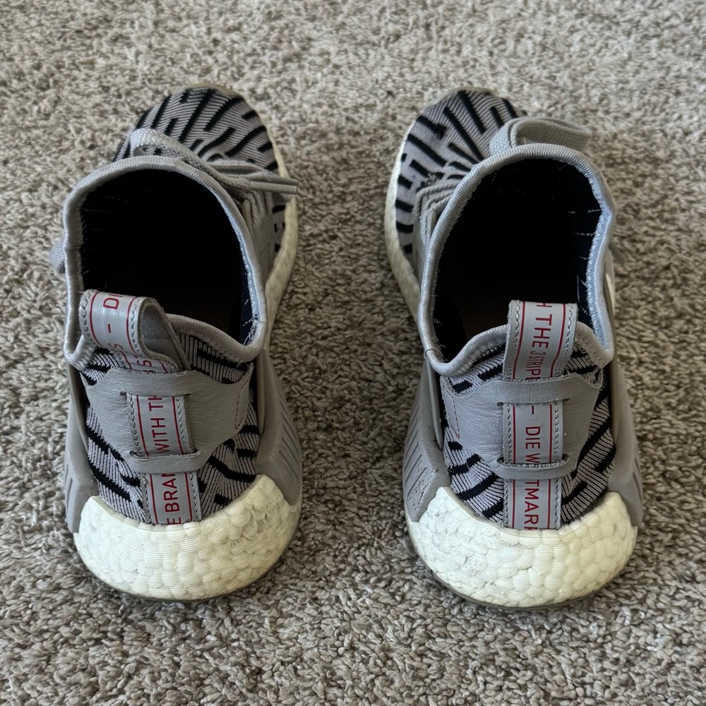 Adidas NMD R1 - Picture 5 of 9